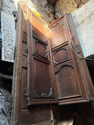 Armoire à monter (dans le grenier)