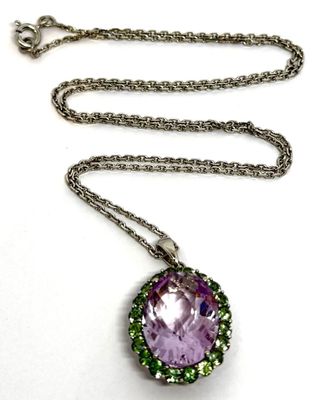 Chaine maille forçat et son pendentif, le tout en or blanc 1…