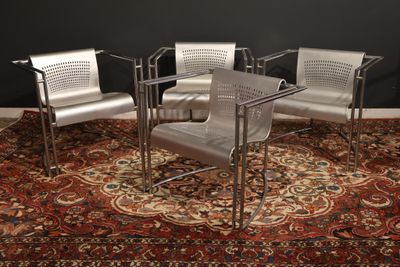Suite de quatre fauteuils en métal laqué gris métallique, as… - Photo 1