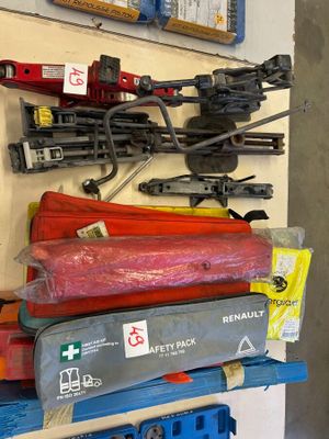 6 crics Joint gilets jaunes et triangles