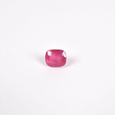 Rubis facetté sur papier, de taille coussin mixte calibrant …