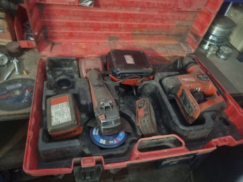 Perforateur et meuleuse HILTI avec chargeur et 2 batteries