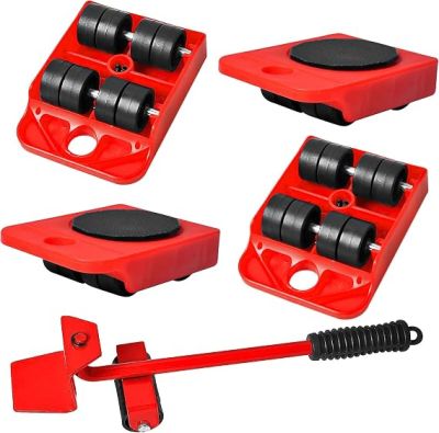 quatre rouleaux rouges et noirs et un marteau sur fond blanc