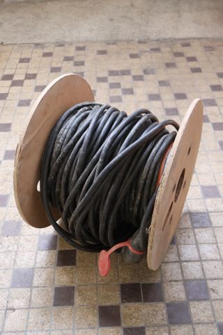 Touret électrique et 4 enrouleurs électriques