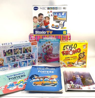 de nombreux livres pour enfants qui se trouvent sur la table