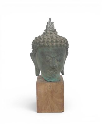 THAÏLANDE XXe SIECLE Tête de Bouddha en bronze à patine vert…