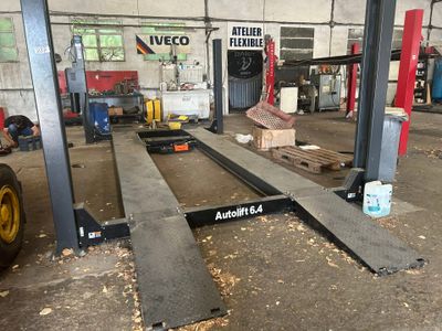 1 Pont 4 colonnes WEBER- 6T400- Autolift 6.4- N°G40435070084…
