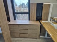 Ensemble de mobilier comprenant 2 tables (démontées), 6 chai… (photo 6)