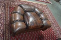 Canapé Chesterfield avec repose-pieds assorti - cuir marron (photo 3)