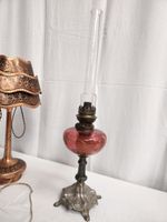 Lot composé d'une lampe électrique en cuivre ciselé à abat-j… (photo 2)