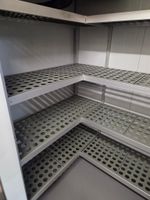 Etagères de chambre froide en angle.