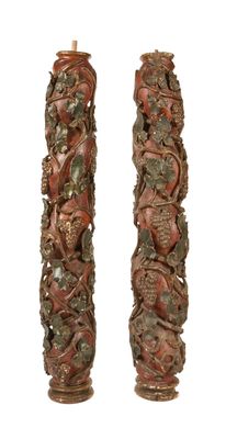 paire de bougeoirs chinois en bois sculpté, XIXe siècle