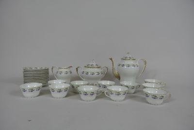 Service à thé en Porcelaine de Limoges à décor de guirlande …