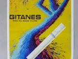 une affiche publicitaire pour une marque de cigarettes sur laquelle figure un briquet