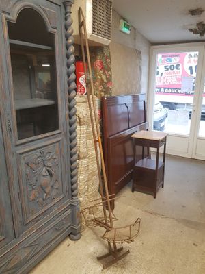 Balançoire face à face en métal - H.