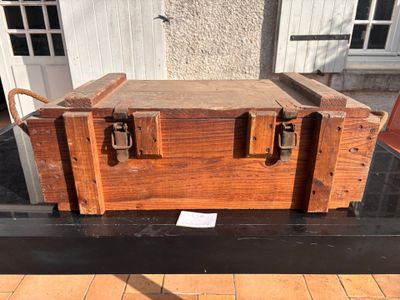 Ancienne caisse Militaire, dimensions exterieur: Largeur 68 …