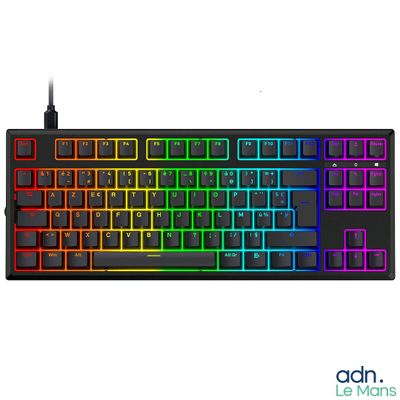 un clavier d'ordinateur orné de touches colorées