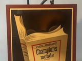 l'image d'une photo représentant une boîte contenant un livre