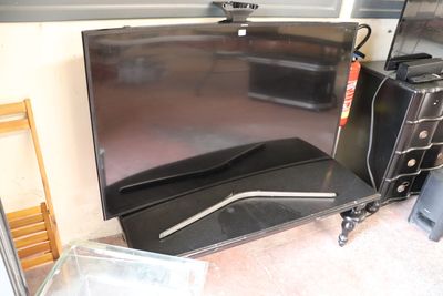 an image of a flat screen tv sitting in a room