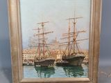 une peinture à l'huile représentant deux bateaux dans un port, avec des bâtiments en arrière-plan