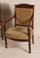 Paire de fauteuils à dossier plat en acajou et placage d’aca… (photo 6)