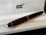 Stylo plume Monteblanc dans un coffret dont le couvercle est ouvert