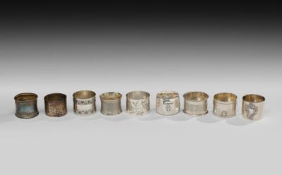 un lot de cinq ronds de serviette en argent