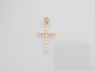 Pendentif en forme de croix en or jaune 14 carats serti de diamants