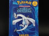 un gros plan d'une boîte de cartes Pokémon sur fond noir
