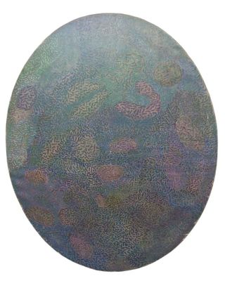 une image représentant une peinture d'une boule bleue et verte sur fond blanc