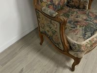 Bergère en bois à garniture fleurie (photo 6)