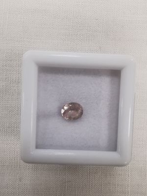 SAPHIR greenish yellow Madagascar ovale 6 x 5 0,86ct