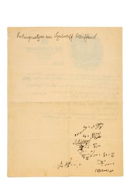 un bout de papier comportant une écriture manuscrite et une note manuscrite