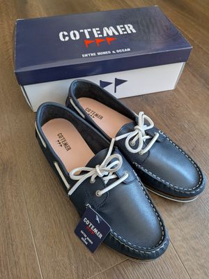 Paire de chaussures de marque COTE MER