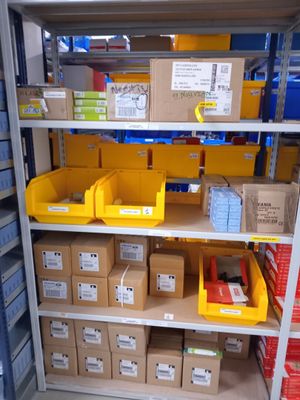 @@@ Stock de composants et consommables électriques : ampoul…