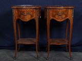 paire de tables de chevet françaises en noyer du XIXe siècle
