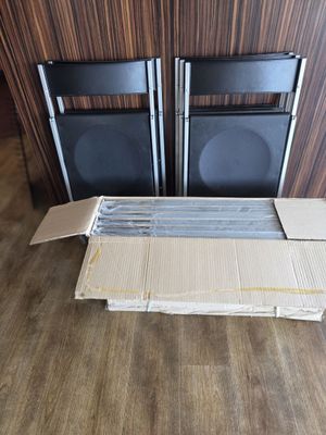 11 chaises plastiques pliables