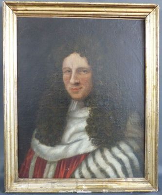 portrait d'un homme vêtu d'un manteau rayé et d'une cape rouge et blanche