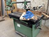 a machine that is sitting on a table in a room