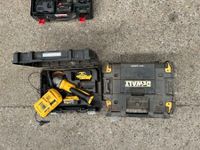 -1 poste radio de chantier à batterie DEWALT Stat Connect