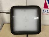 la photo d'une photo représentant une lampe posée sur une table