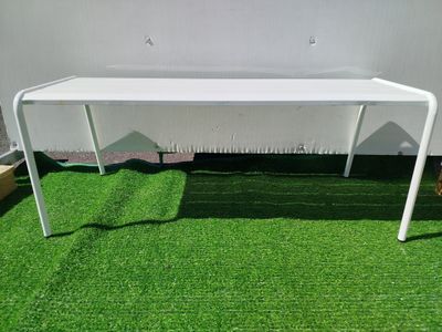 Lot de 2 bancs de jardin en métal de couleur blanc - Dimensi…