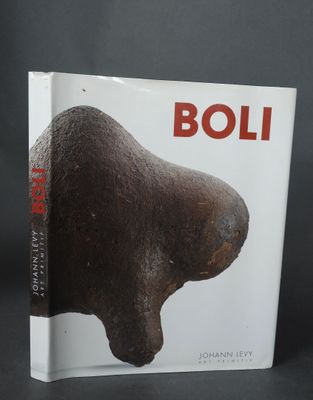 une photo d'un livre sur lequel figure l'image d'un ours