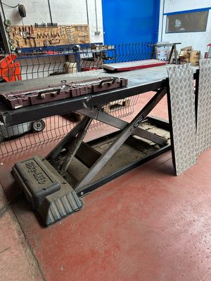 an image of a scissor in a warehouse