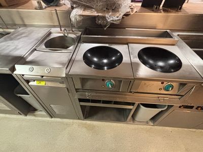 Lot comprenant 2 Woks a induction BOHNER et 1 cuiseur a pate…