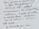 une vieille lettre manuscrite écrite par un homme tenant une raquette de tennis