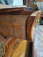 Commode tombeau en bois plaqué, ouvrant par quatre tiroirs s… (photo 5)