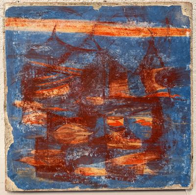 une peinture abstraite représentant un tableau rouge et bleu sur un mur blanc