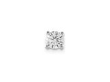 une paire de boucles d'oreilles en diamant sur fond blanc