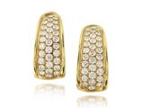 une paire de boucles d'oreilles en diamant en or jaune